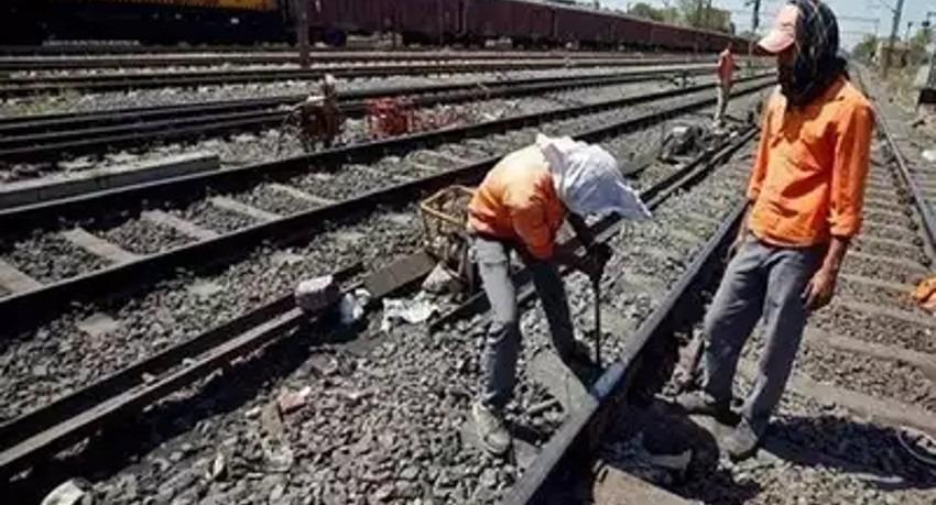 Poor track maintenance caused train derailment